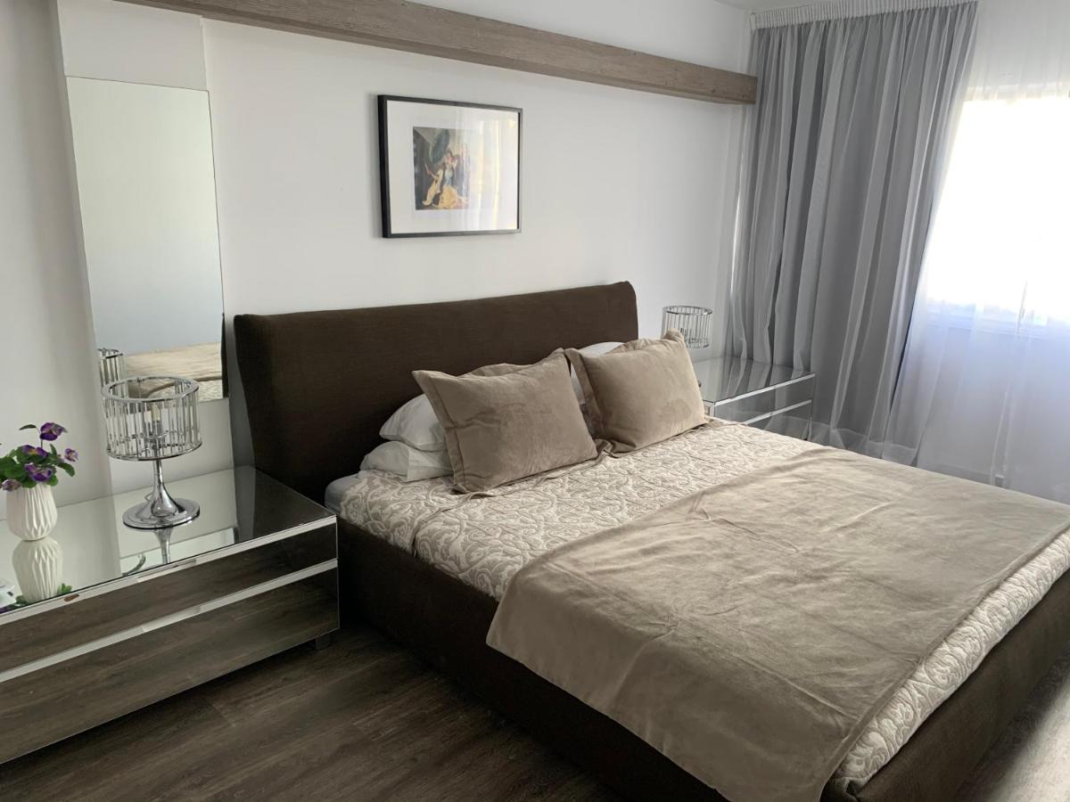 Pasithea Family Apartment Larnaca Ngoại thất bức ảnh